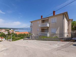 23773013-Ferienwohnung-2-Vrbnik-300x225-4