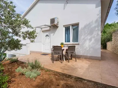 Ferienwohnung für 4 Personen (50 m²) in Vrbnik 3/10