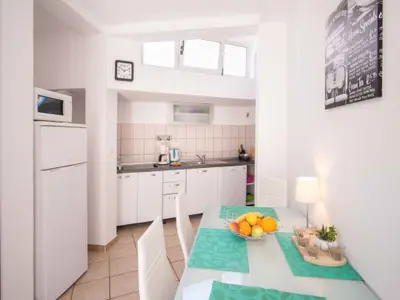 Ferienwohnung für 6 Personen (60 m²) in Vrbnik 6/10