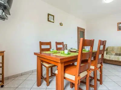 Ferienwohnung für 5 Personen (55 m²) in Vrbnik 8/10
