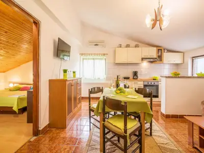 Ferienwohnung für 5 Personen (60 m²) in Vrbnik 9/10