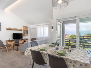 23755076-Ferienwohnung-5-Vrbnik-300x225-5