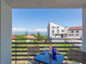 23755083-Ferienwohnung-5-Vrbnik-300x225-3