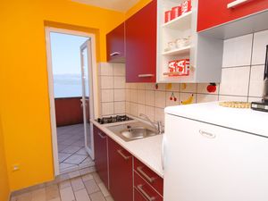 18550798-Ferienwohnung-4-Vrbnik-300x225-4