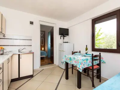 Ferienwohnung für 2 Personen (30 m²) in Vrbnik 8/10