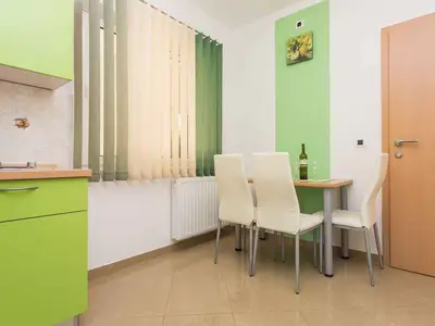Ferienwohnung für 2 Personen (24 m²) in Vrbnik 4/10