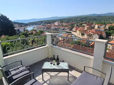 Ferienwohnung für 8 Personen (200 m²) in Vrboska 1/10