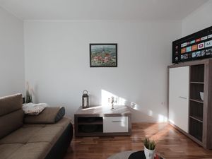 23989900-Ferienwohnung-4-Vrbovec-300x225-4