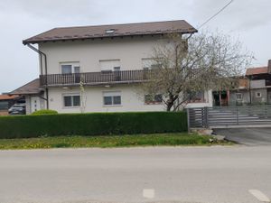 23989899-Ferienwohnung-4-Vrbovec-300x225-0