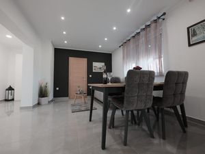 23989899-Ferienwohnung-4-Vrbovec-300x225-5