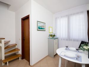 23941416-Ferienwohnung-2-Vrsar-300x225-4