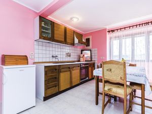 23731903-Ferienwohnung-2-Vrsar-300x225-5