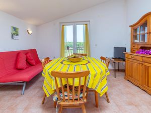 23733036-Ferienwohnung-5-Vrsar-300x225-2