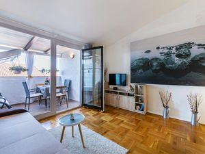 23725840-Ferienwohnung-3-Vrsar-300x225-2