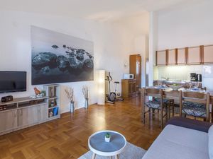 23725840-Ferienwohnung-3-Vrsar-300x225-3