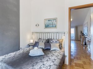 23725840-Ferienwohnung-3-Vrsar-300x225-4