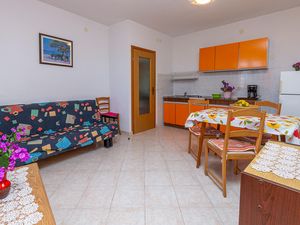 23741503-Ferienwohnung-5-Vrsar-300x225-5