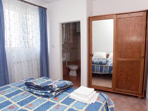 18923460-Ferienwohnung-6-Vrsar-300x225-5