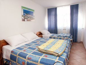 18923461-Ferienwohnung-3-Vrsar-300x225-3