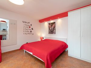 19225816-Ferienwohnung-2-Vrsar-300x225-4