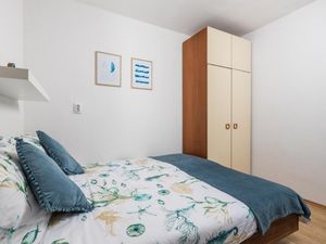 23916999-Ferienwohnung-2-Vrsar-300x225-2