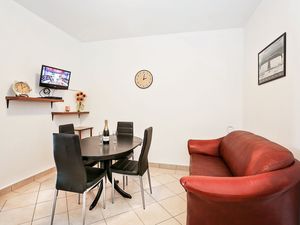 23931917-Ferienwohnung-5-Vrsar-300x225-1