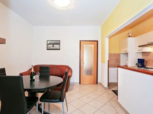 23931917-Ferienwohnung-5-Vrsar-300x225-2