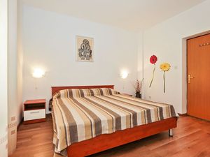 23931917-Ferienwohnung-5-Vrsar-300x225-5