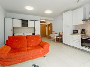 22067517-Ferienwohnung-2-Vrsar-300x225-2