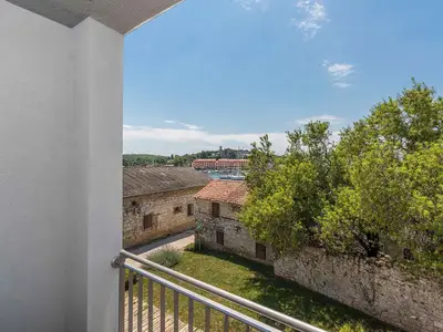 Ferienwohnung für 3 Personen (47 m²) in Vrsar 2/10