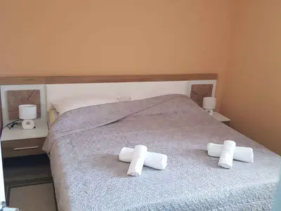 Ferienwohnung für 8 Personen (98 m²) in Vrsi 1/10