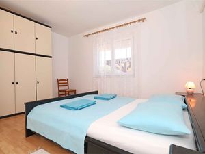 23958379-Ferienwohnung-5-Vrsi-300x225-5