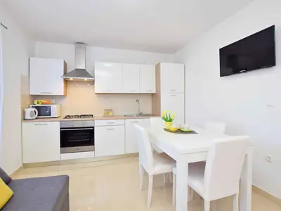 Ferienwohnung für 3 Personen (36 m²) in Vrsi 9/10