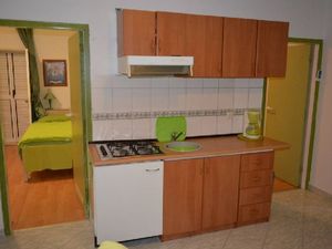 22235045-Ferienwohnung-0-Vrsi-300x225-5