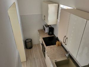 22233129-Ferienwohnung-8-Vrsi-300x225-4