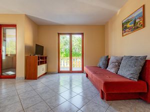 23755121-Ferienwohnung-6-Vrsi-300x225-2