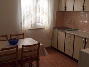 18322199-Ferienwohnung-4-Vrsi-300x225-1