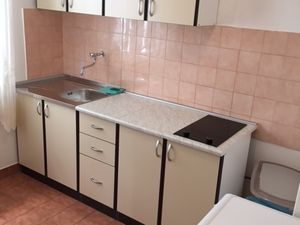 18322199-Ferienwohnung-4-Vrsi-300x225-2