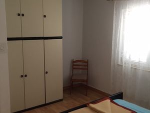 18322199-Ferienwohnung-4-Vrsi-300x225-4