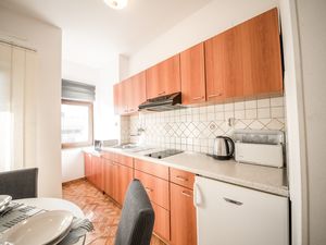 18510370-Ferienwohnung-4-Vrsi-300x225-5