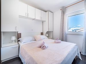 24016346-Ferienwohnung-4-Vrsi-300x225-4