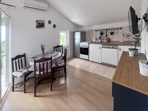 23753571-Ferienwohnung-4-Vrsi-300x225-3