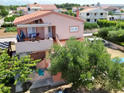 Ferienwohnung für 6 Personen (98 m²) in Vrsi 1/10