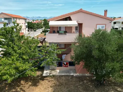 Ferienwohnung für 6 Personen (98 m²) in Vrsi 1/10