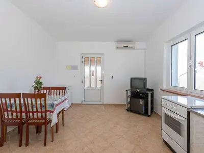 Ferienwohnung für 3 Personen (30 m²) in Vrsi 6/10