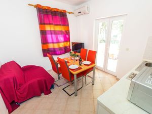 19066314-Ferienwohnung-4-Vrsi - Mulo-300x225-1