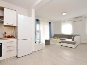 23728746-Ferienwohnung-6-Vrsi-Mulo-300x225-2