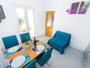 19066318-Ferienwohnung-4-Vrsi - Mulo-300x225-1