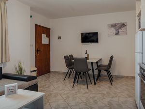 19256415-Ferienwohnung-5-Vrsi - Mulo-300x225-2