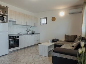 19256415-Ferienwohnung-5-Vrsi - Mulo-300x225-3